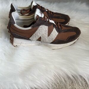 New Balance 327 Brown and Cream Sneakers